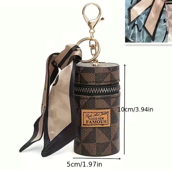 🤎Luxury Inspired Barrel Keychain🔑 - Picture 3 of 3